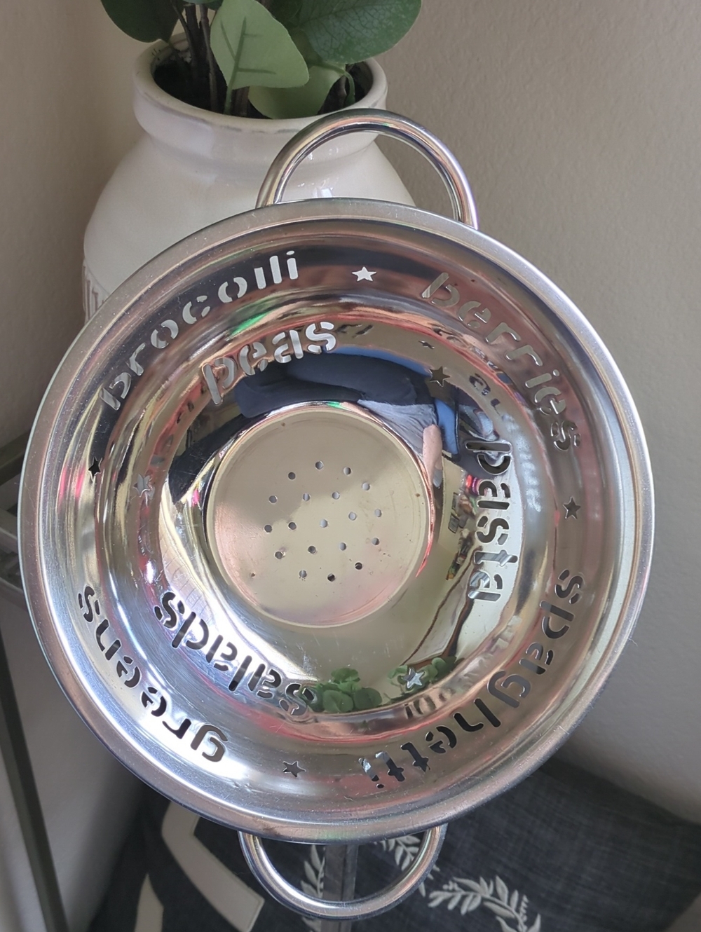 Metal Collander - Picture 2 of 3